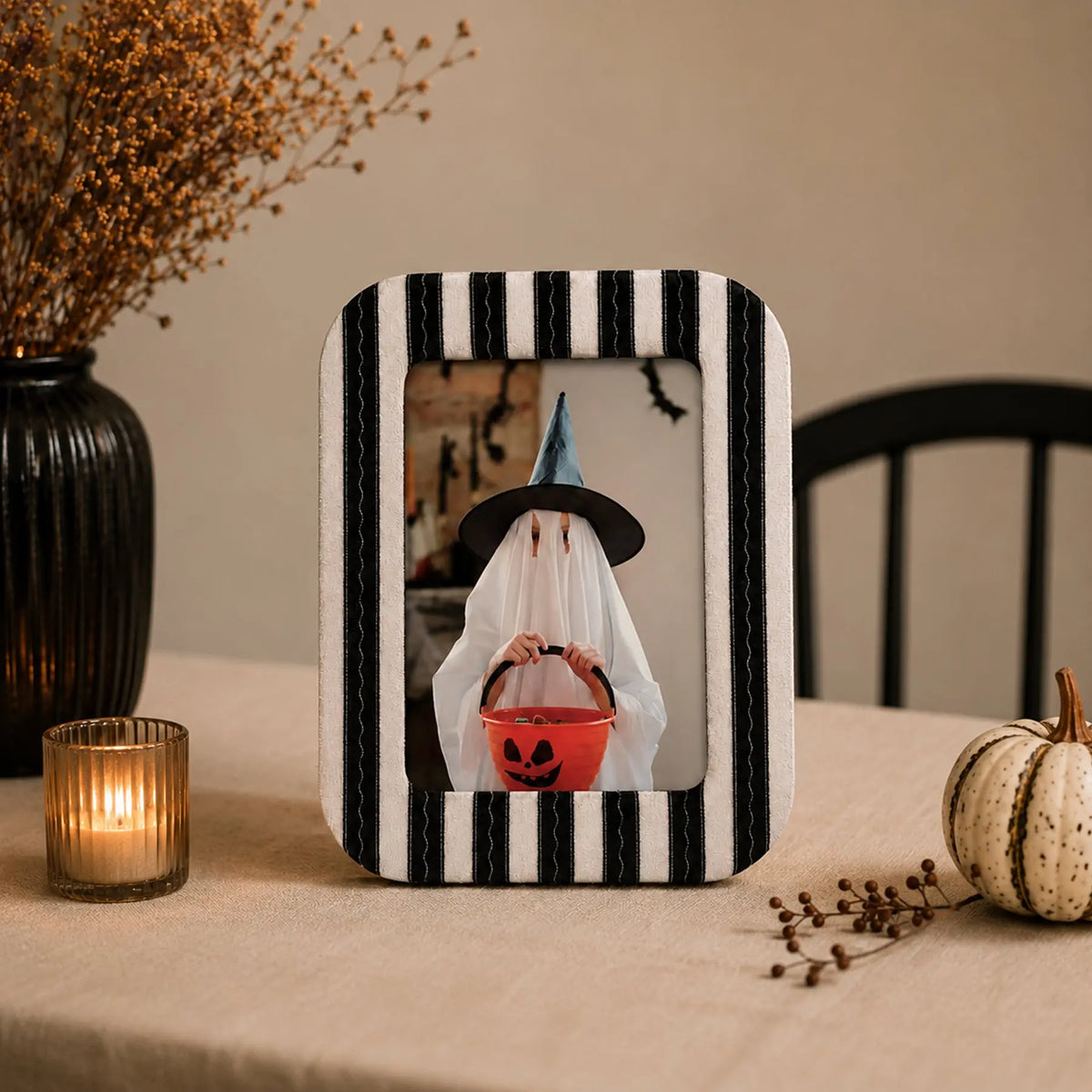 Halloween Picture Frame Set of 5 (4X4/4X6/5X7/7X9) , Vintage Spooky Gallery Wall Frames, Black Halloween Photo Frames Framzoo