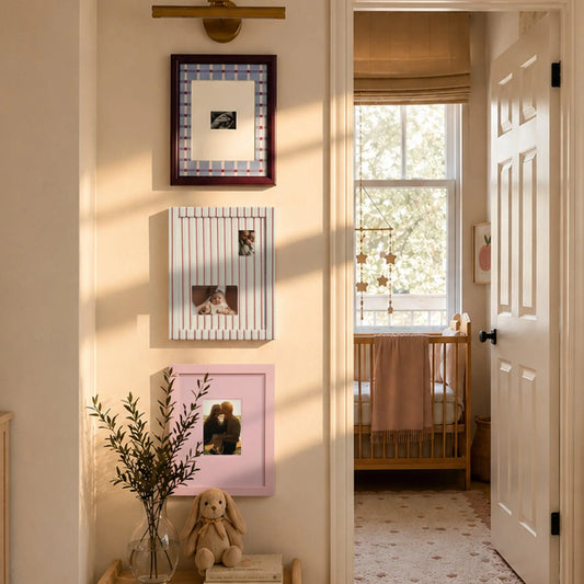 Rainbow Frame Vertical Photo Wall - Photo paper size 3.5x2.5in/2.5x3.5in＆6x4in/5x7in Framzoo